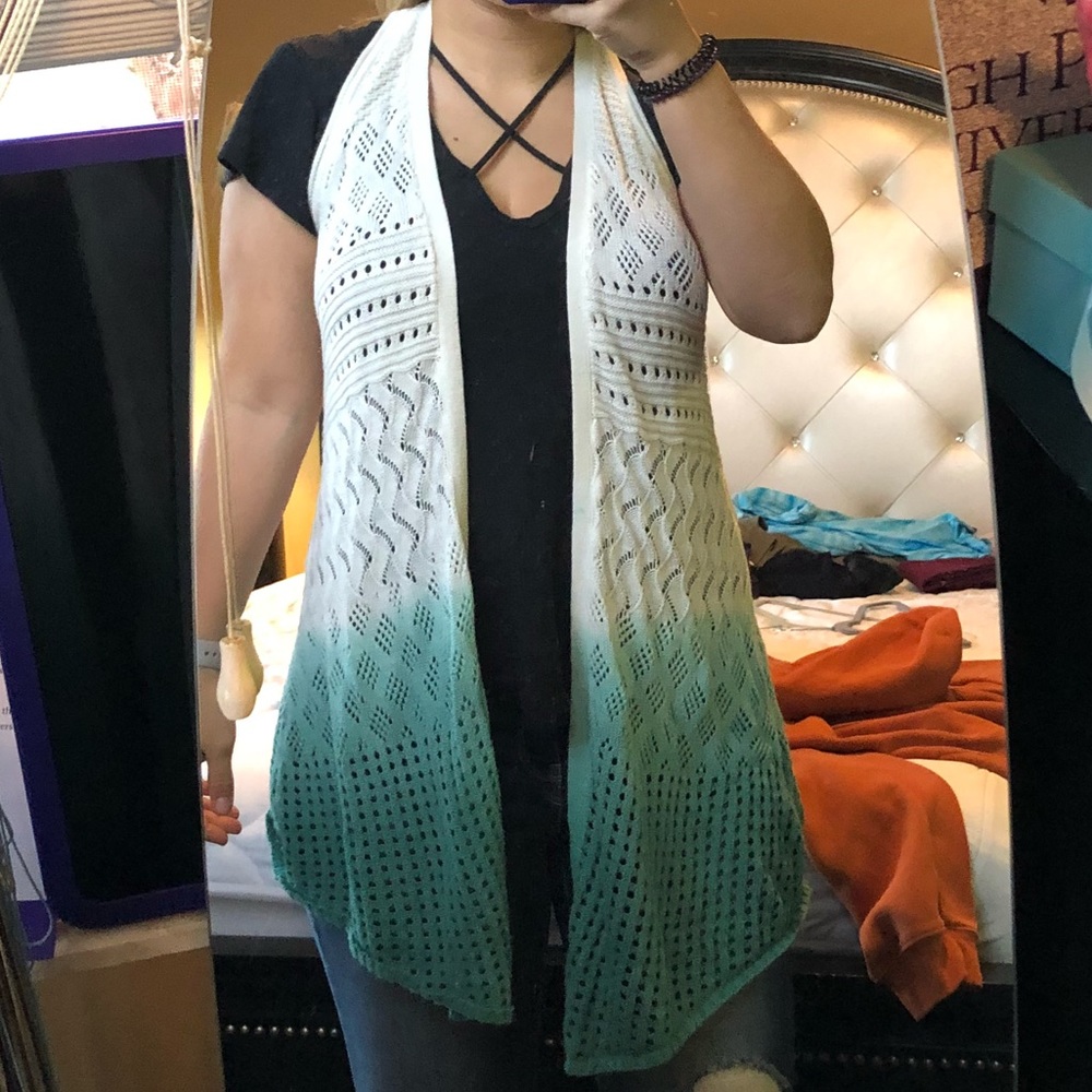 Sleeveless cardigan